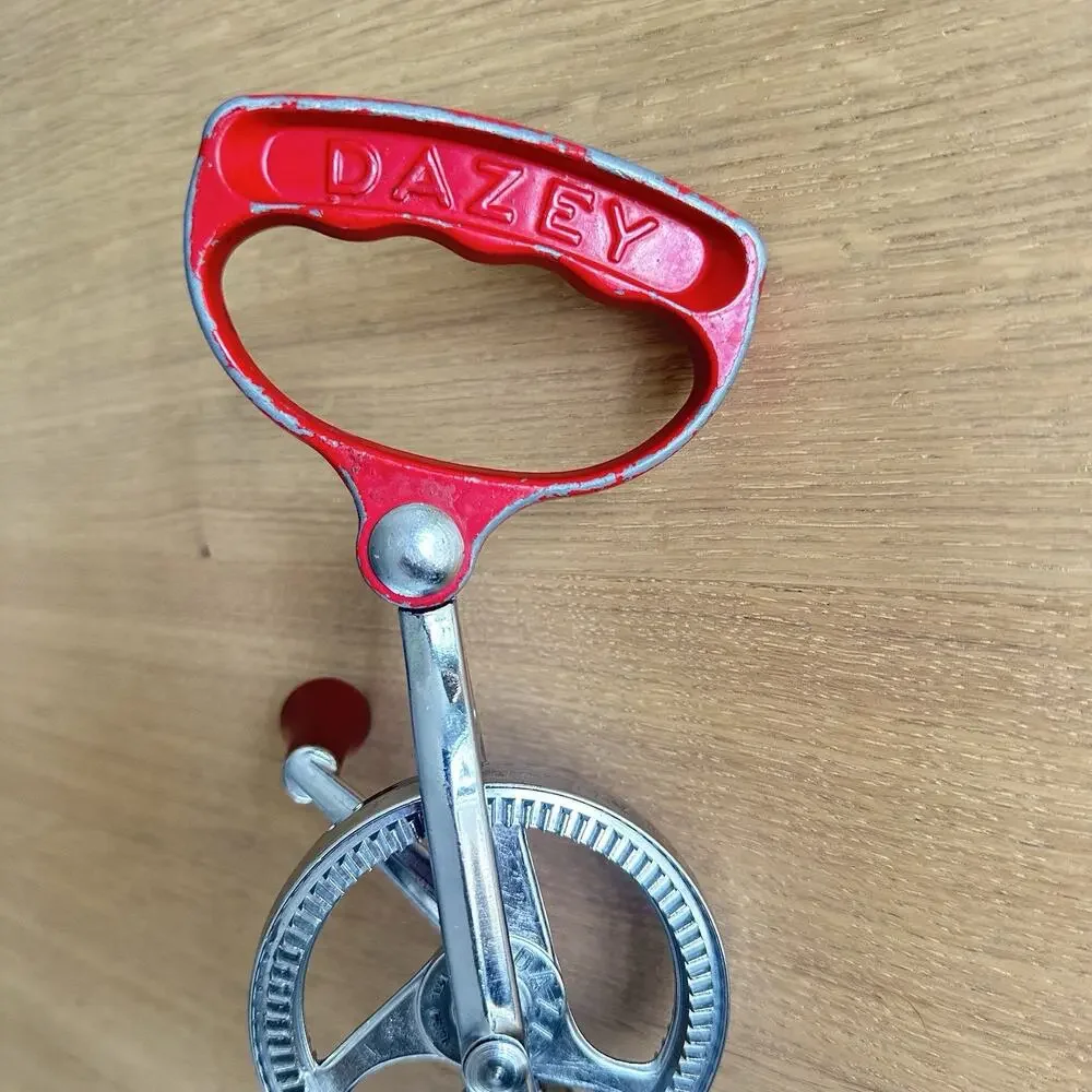 Vintage DAZEY Model 810 Red Hand Mixer Egg Beater Heavy Duty Adjustable Handle